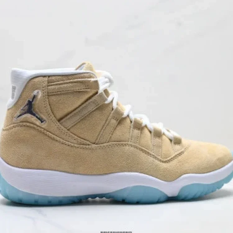 Nike Air Jordan 11 Concord HT Sneakers