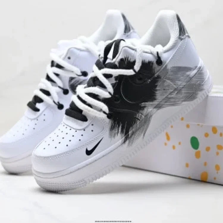 Nike Air Force1'07 LV8 Authentic