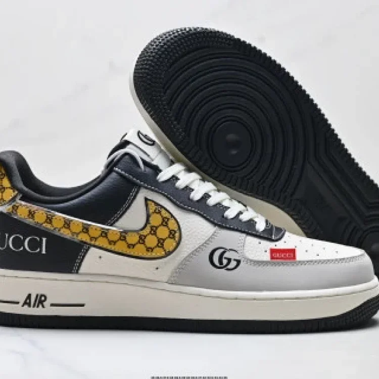 NIKE AIR FORCE 1 '07 LV8 Low-Top Sneaker