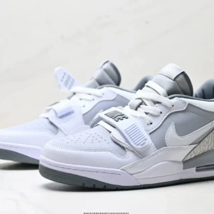 Nike Air Jordan AJ312 Low 3-in-1 Sneakers