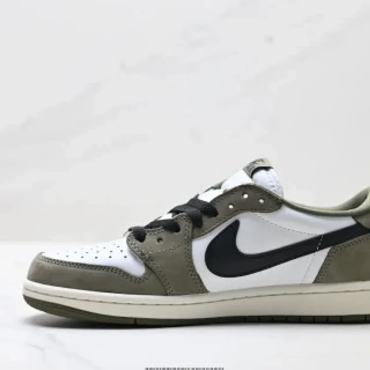 Nike Air Jordan 1 Retro Low OG Casual Sneakers