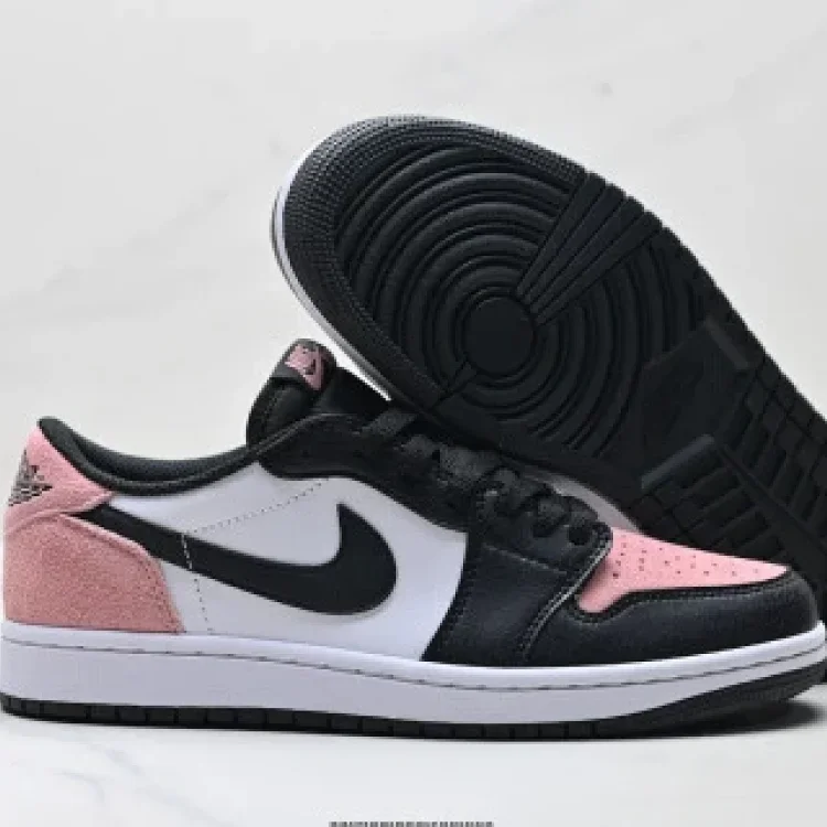 Nike Air Jordan 1 Retro Low OG Sneakers