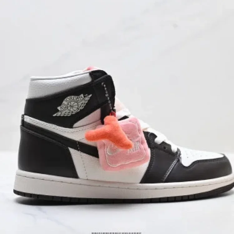 Nike Air Jordan 1 High OG High-Top Shoe