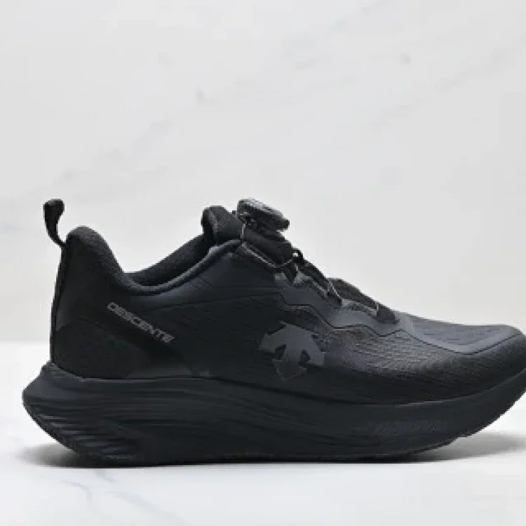 DESCENTE LEVITATE III Running Hiking Shoes