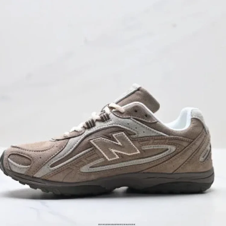 New Balance 204L Low-Top Casual Shoes