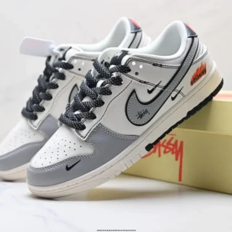 Nike Dunk Low Retro DIY Premium Sneakers