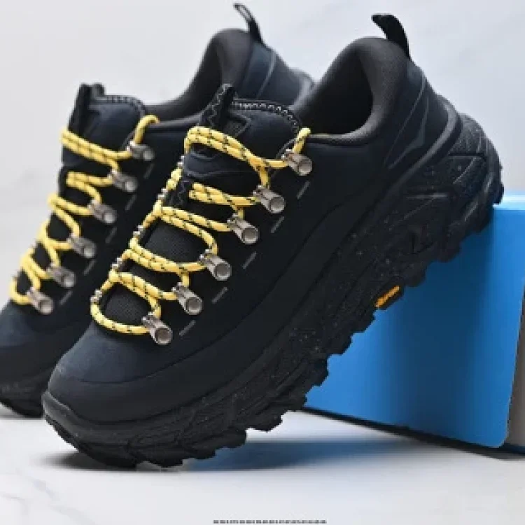 HOKA ONE ONE Tor Summit Running Shoes