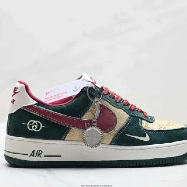 NIKE AIR FORCE 1'07 LX Authentic Low-Top Sneakers