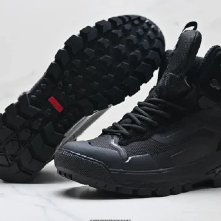 Vans UltraRange Exo Hi Mte-3 Unisex Outdoor Shoes