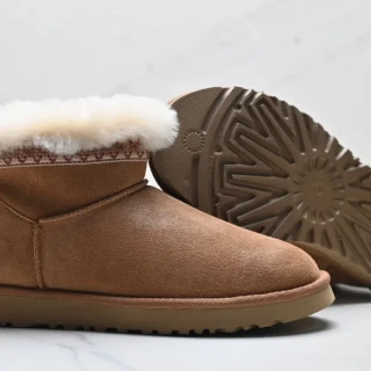 UGG CLASSIC ULTRA MINI TASLYN Warm Boots