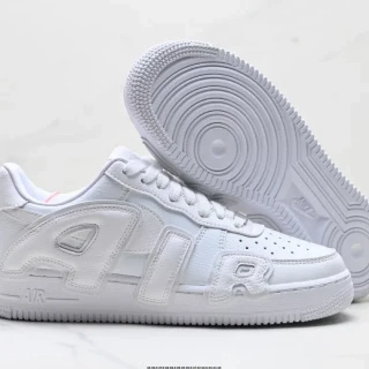 Nike AF1 '07 Low-Top Authentic Shoes