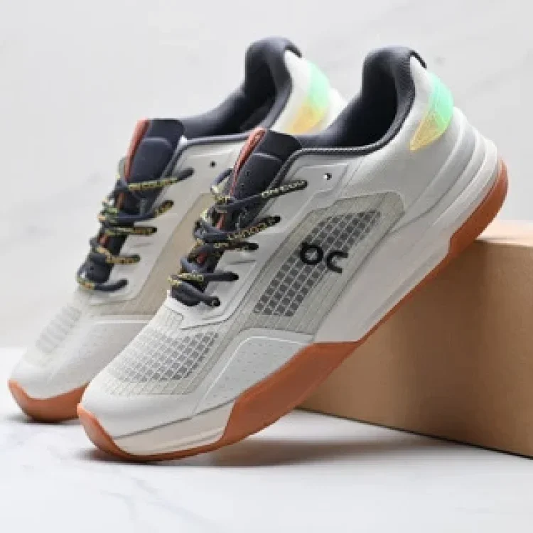 On THE ROGER ADV Z5 Comfortable Low-Top Tennis Shoes